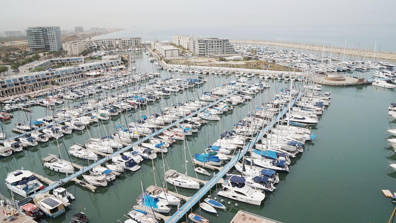 Marina Towers - Herzeliya Herzelia Exteriör bild